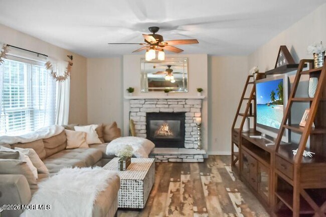Foto del edificio - 309 Holly Blvd