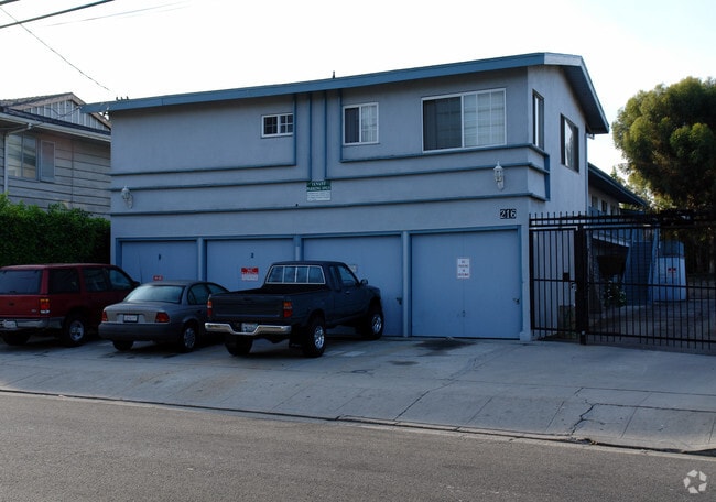 Primary Photo - 216 W Plymouth St
