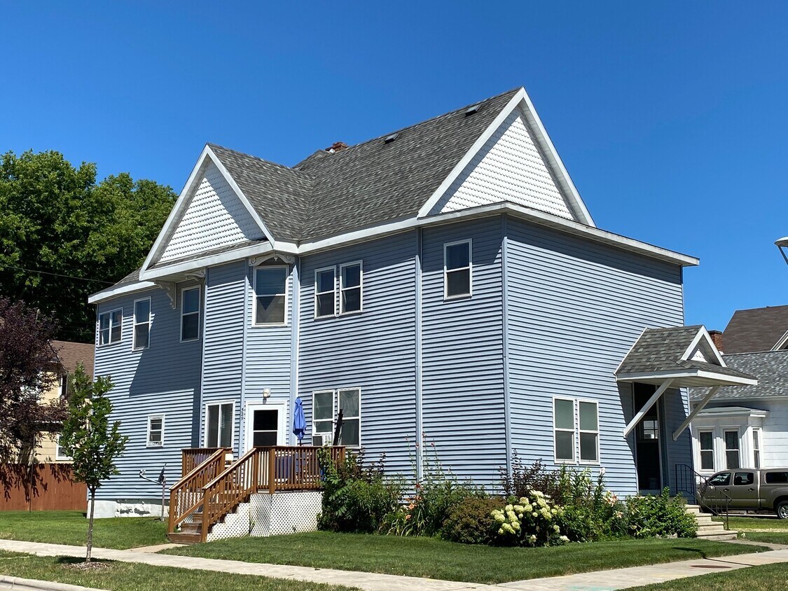 Primary Photo - 528 6th St S