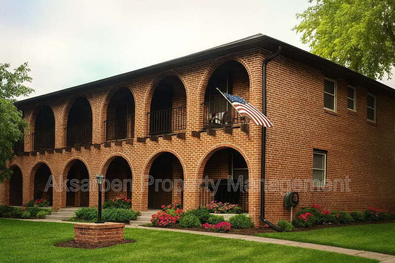 Primary Photo - 1370 32nd Ave