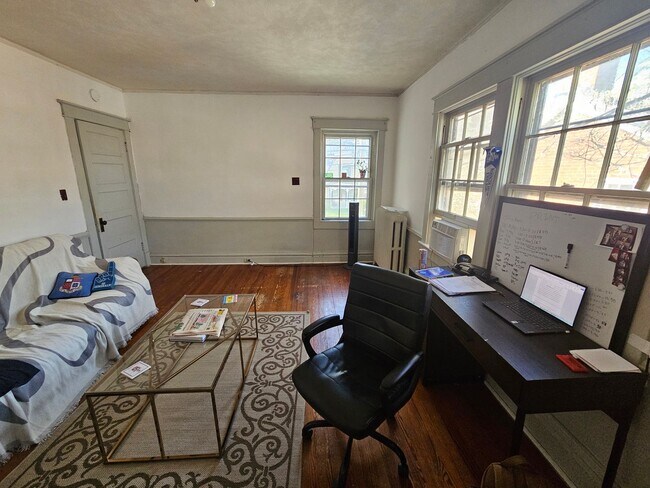 Foto del edificio - 306 S Jefferson St