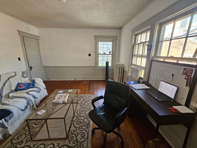 Building Photo - 306 S Jefferson St