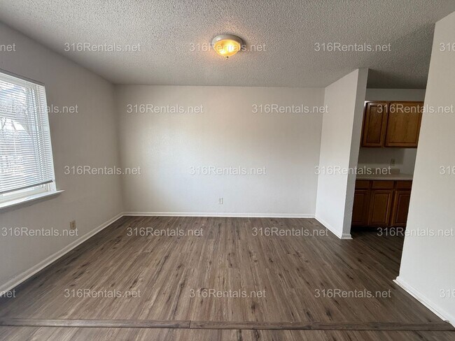 Foto del edificio - $675 - Accepting SECTION 8/ Housing Voucher 2 bedroom / 1 bathroom - Newly remodeled Apartment