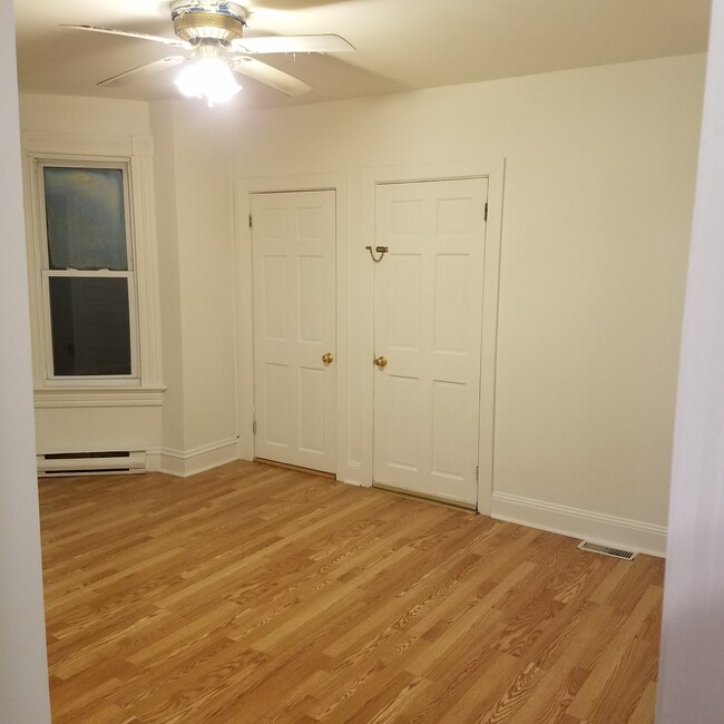 Building Photo - 146 Wellsville Ave