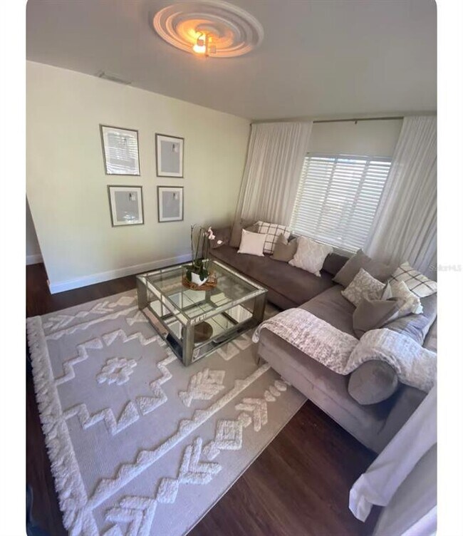 Foto del edificio - 2116 W St John St