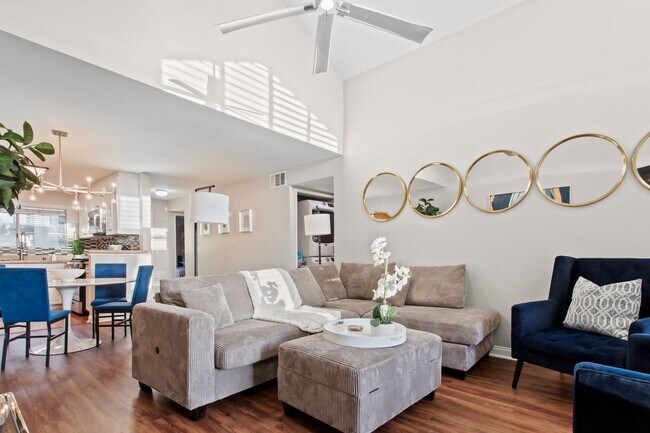Foto del edificio - Fully Furnished 2-Bedroom Condo with Balcony – The Met, Woodland Hills