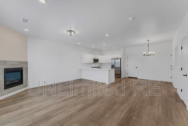 Foto del edificio - 12245 Bliss Ave