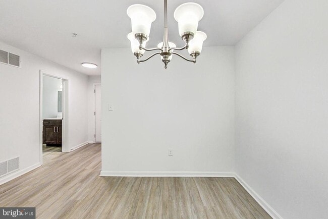 Building Photo - 13111 Millhaven Pl