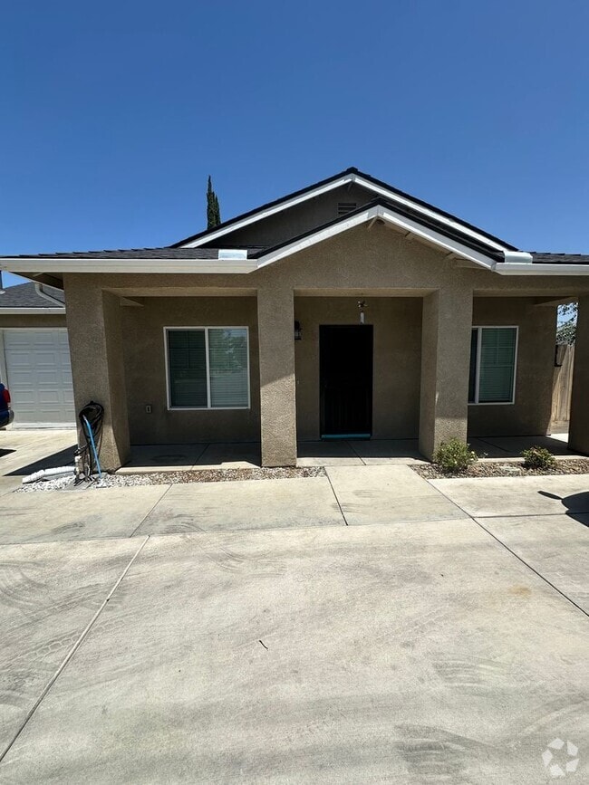 Building Photo - 909 E Olive Ave