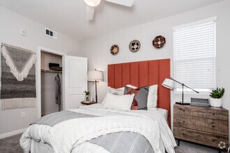 2BR, 2BA - 1115 SF - The Trails at Canyon Crest Apartments