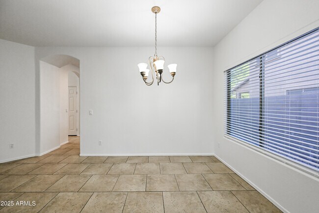 Building Photo - 1083 E Jade Dr