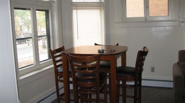 Building Photo - 4 br, 1.5 bath Apartment - 910 S State St 2