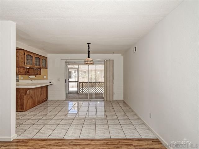 Building Photo - 932 Ebony Ave