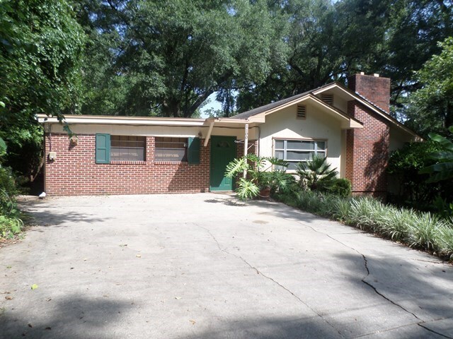 Primary Photo - 1100 San Luis Rd