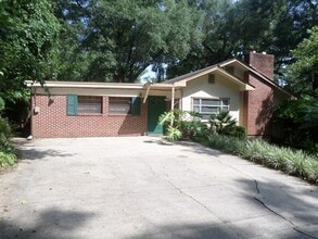 Building Photo - 1100 San Luis Rd