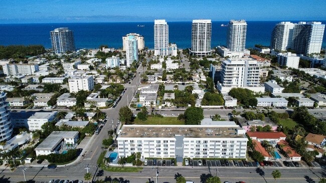 Building Photo - 550 Bayshore Dr