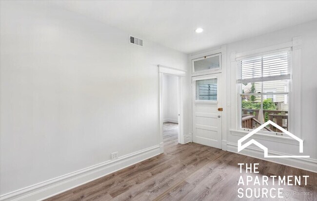 Foto del edificio - 2703 N Magnolia Ave