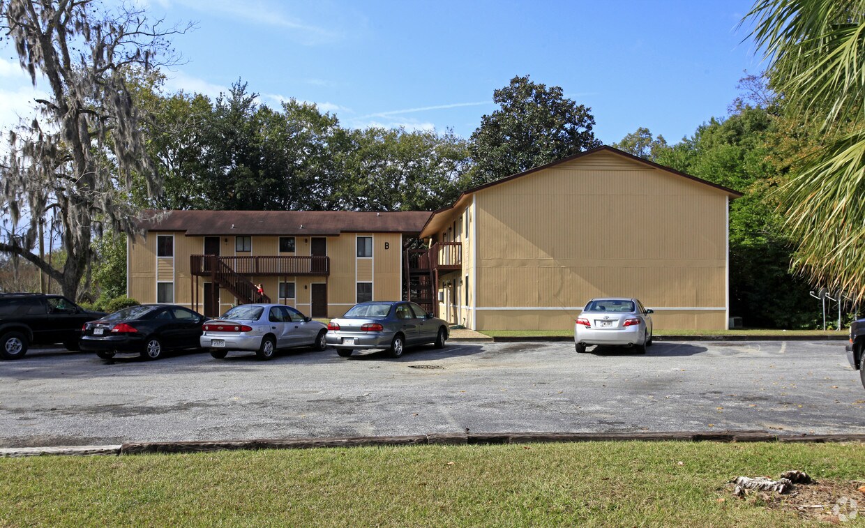 200 W Adair, Valdosta, GA 31601 Apartments Valdosta, GA