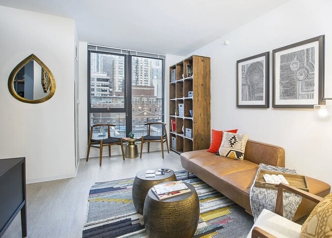 Photo - 729 N Wells St Apartment