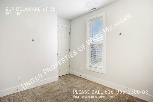 Foto del edificio - Available Now | 2 Bedroom 1 Bath Upper Apa...