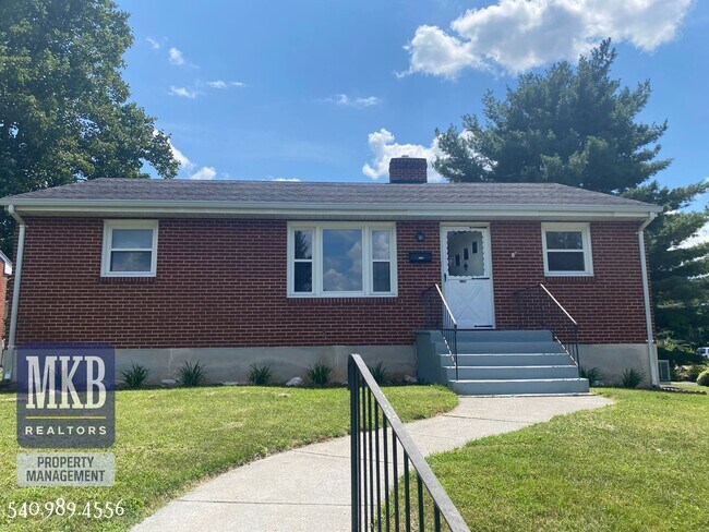 Foto del edificio - 3136 Fleetwood Ave SW