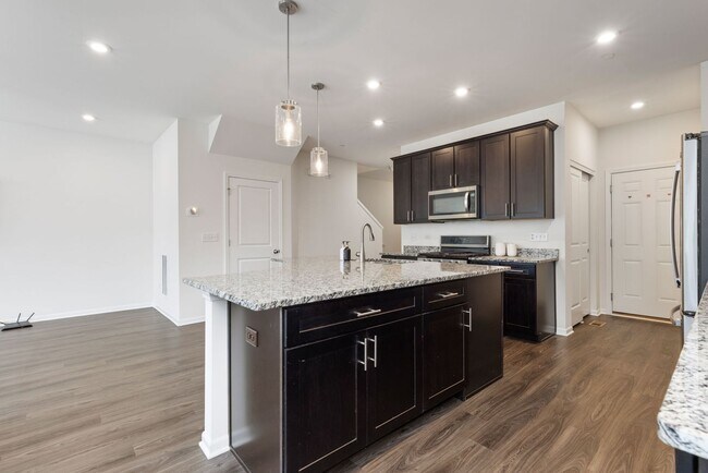 Foto del edificio - 143 Blanchard Ct