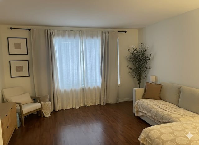 Building Photo - 42 Gadsen Pl