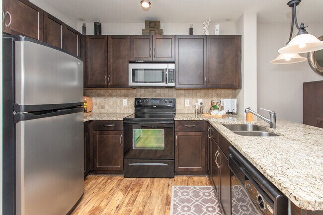 2HAB, 2BA - 1,081 ft² - Treeline Ansley