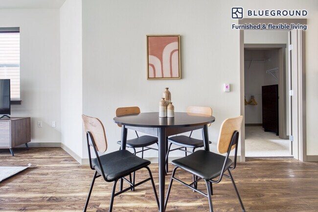 Foto del edificio - 2428 NW Market St