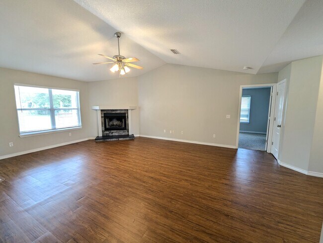 Foto del edificio - 1932 Seahawk Ln