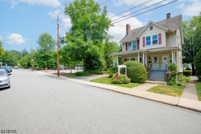 Building Photo - 60 Arch St