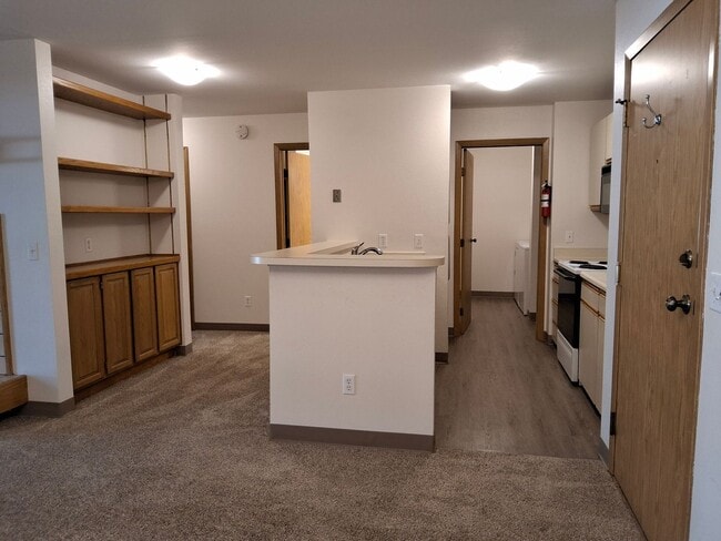 Building Photo - 3550 W Dimond Blvd