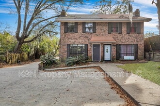 Building Photo - 2220 E Victory Dr