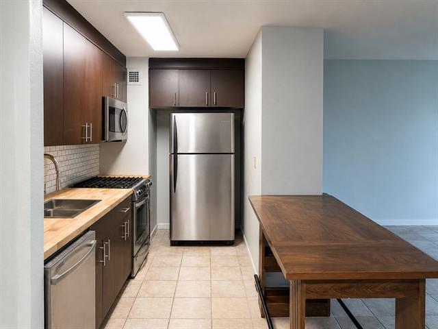Building Photo - 3883 Turtle Creek Blvd