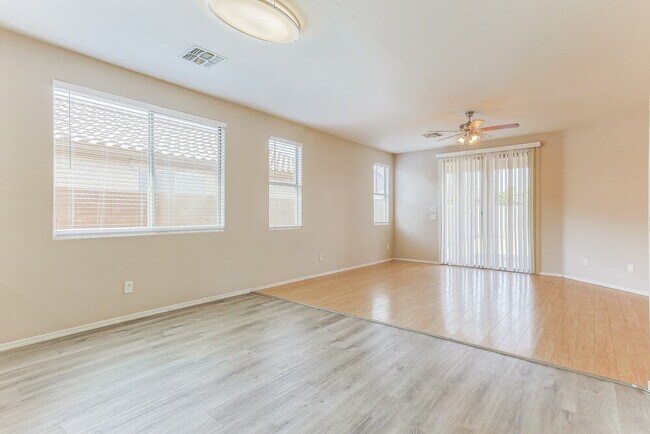 Foto del edificio - 7905 S 73rd Ln