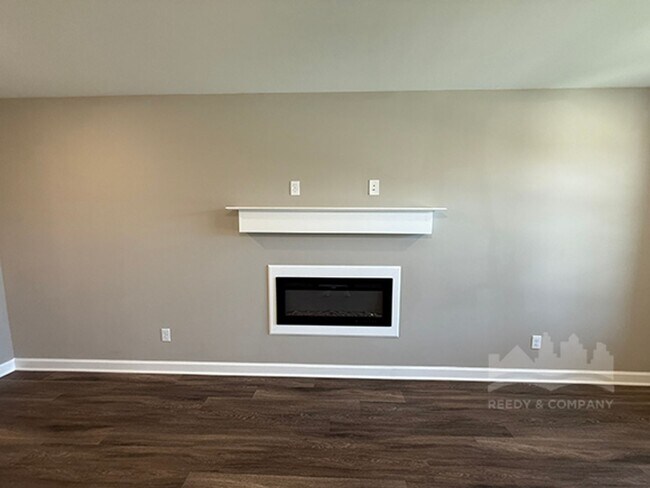 Foto del edificio - 9675 Bloomington Circle S