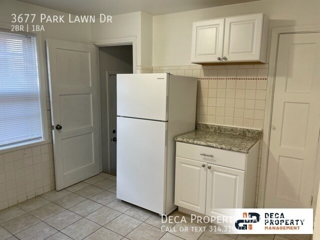 Foto del edificio - 3677 Park Lawn Dr
