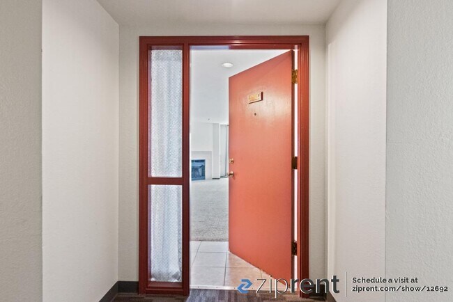 Foto del edificio - 1271 Poplar Ave