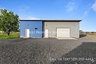 Building Photo - 7458 Bouldercrest Rd NE