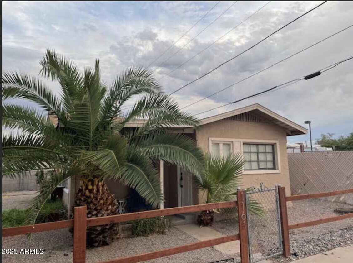 Foto principal - 340 N 12th St