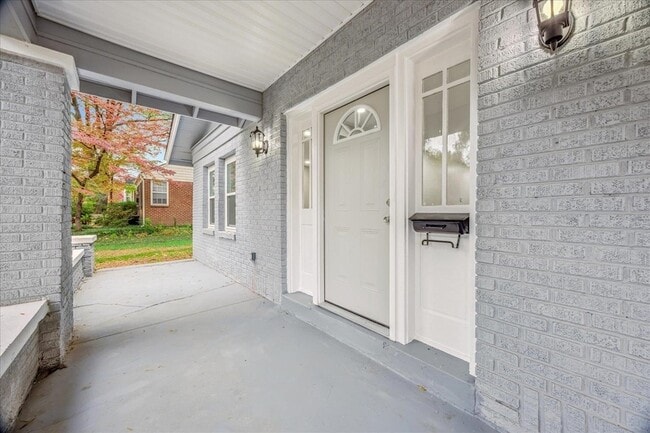 Building Photo - 3587 Cowden Ave