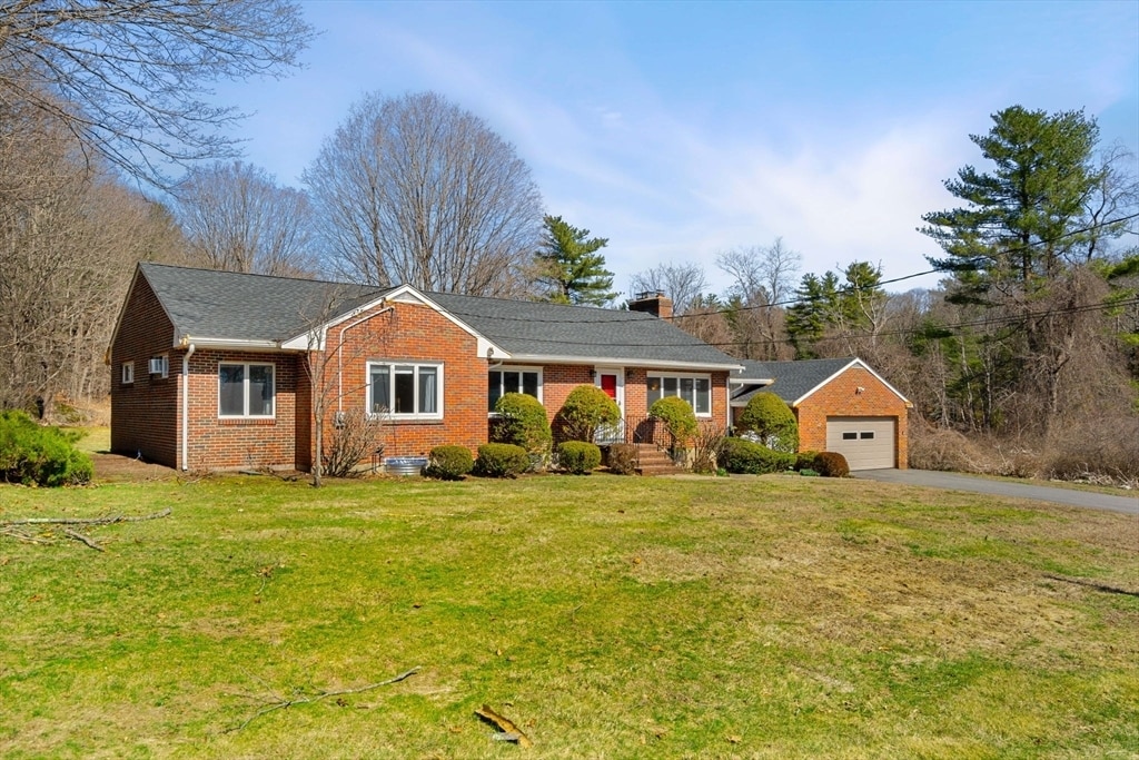 Primary Photo - 115 Mill St