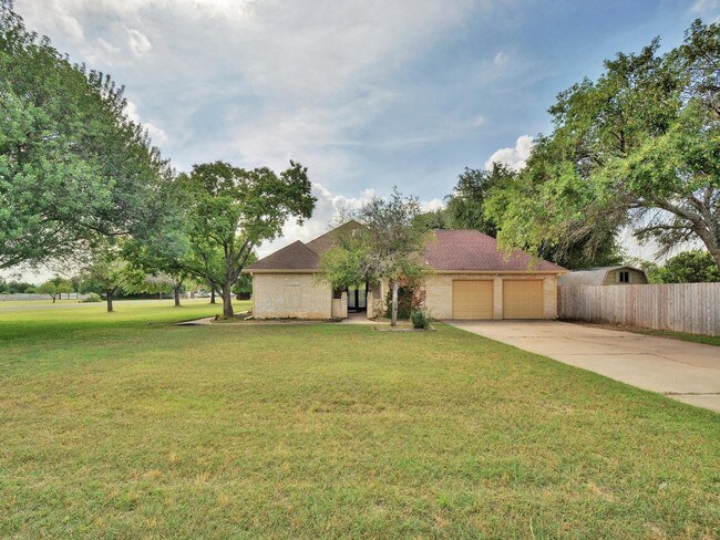 Foto del edificio - 105 River Hills Dr