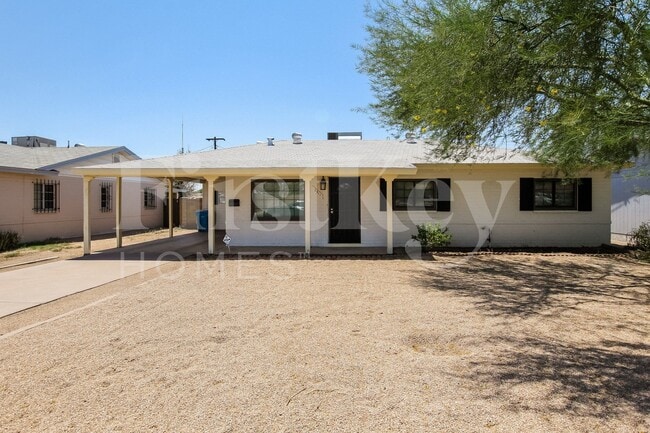 Building Photo - 2311 W Maryland Ave