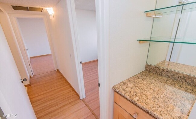 Foto del edificio - 2 br, 2 bath Condo - 333 Burchett Street 307