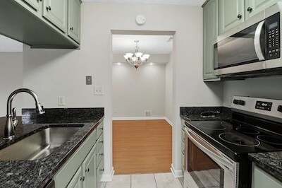 Foto del edificio - 2103 Melrose Dr