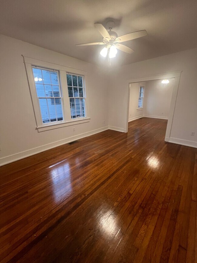 Foto del edificio - 2207-2207 Broadway St