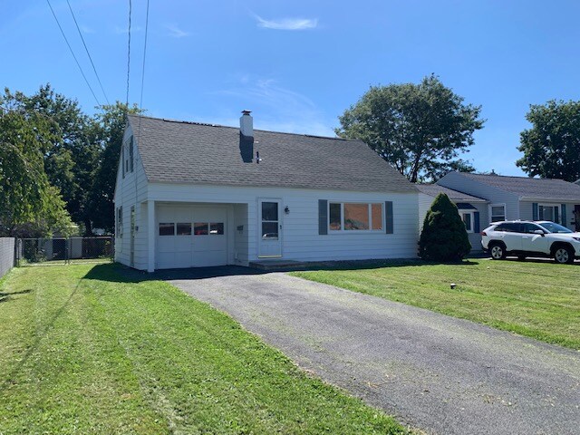 Foto principal - 620 Roxford Rd S