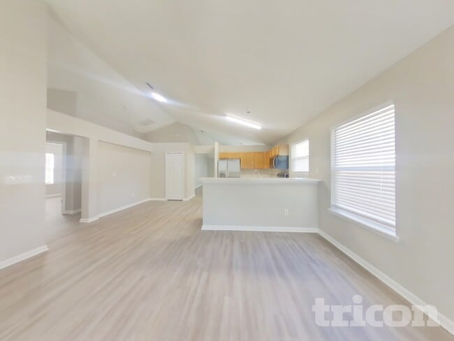 Building Photo - 12048 Coachman Lakes Way