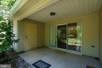 Building Photo - 11 Abelia Ct